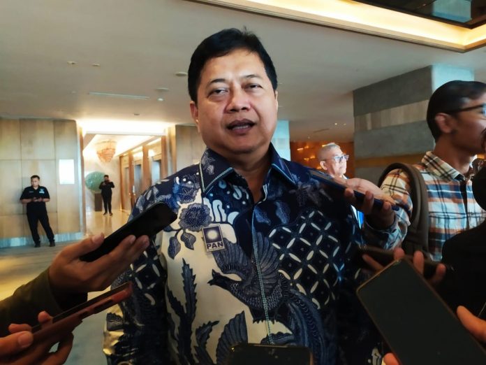 Wakil Ketua Umum DPP PAN, Viva Yoga Mauladi saat berada di Surabaya Wakil Ketua Umum DPP PAN, Viva Yoga Mauladi saat berada di Surabaya